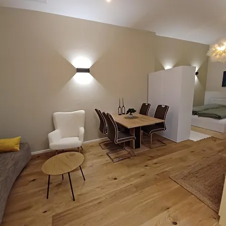 Apartment Ferienwohnung Mitte *